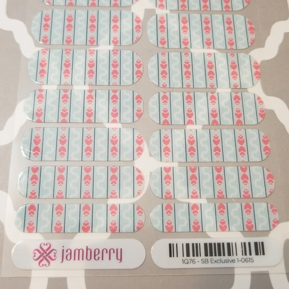 Jamberry June 2015 StyleBox‎ Exclusive - Picture 2 of 3